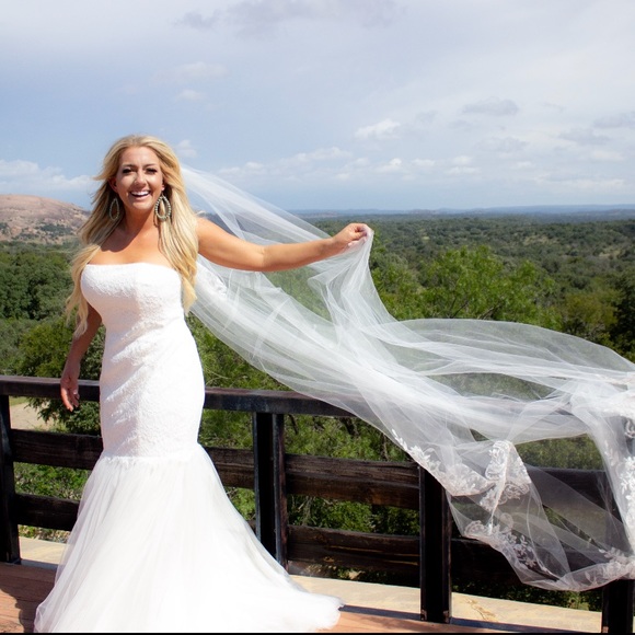 Galina from David’s Bridal Bridal Gown - Picture 1 of 6